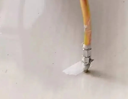 凯里瓷砖空鼓维修公司专业解答在瓷砖铺贴过程中，如果使用的砂料过粗（如全部使用了粗砂），可能会导致以下问题